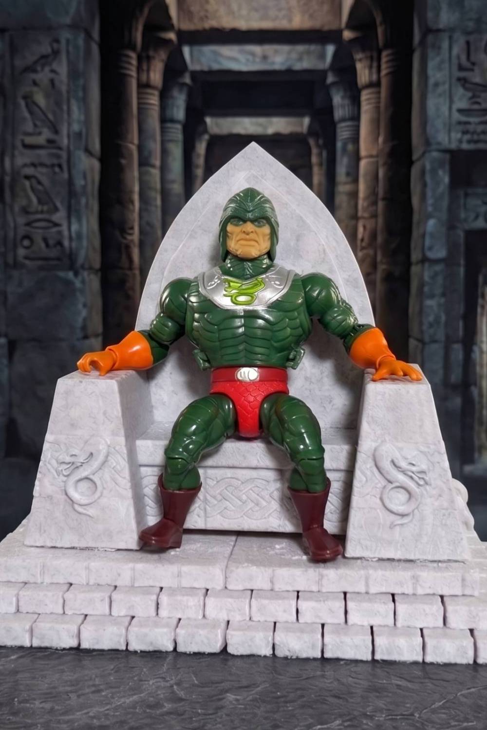 Trono King Hiss